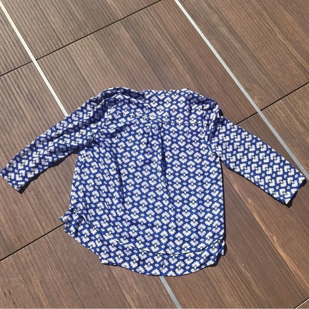 Collective Concepts Blue and White Geometric Blouse | Size Medium